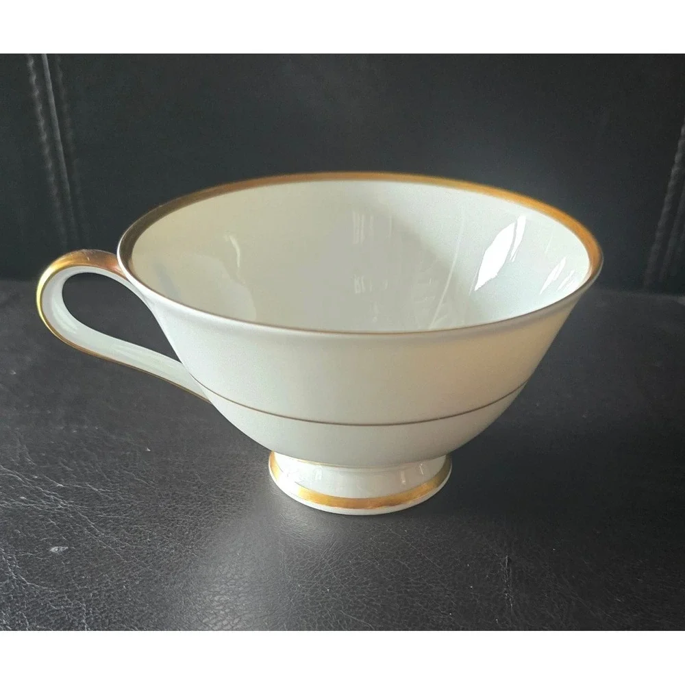 Set of 12 Heinrich Selb White Gold Trimmed‎ Footed Teacups Elegant Coffee Cups